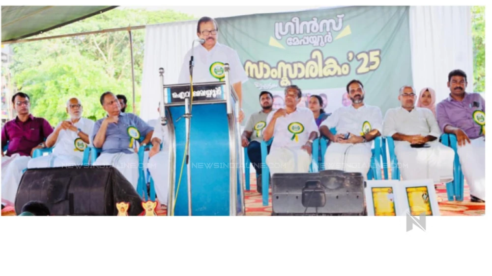 ജനാധിപത്യ ശാക്തീകരണത്തിന് വിഭാഗീയതകൾക്കതീതമായ സാംസ്ക്കാരിക ഇടപെടലുകൾ അനിവാര്യമാണെന്ന് മുസ്ലീം ലീഗ് നേതാവ് അഡ്വ:കെ.എൻ.എ ഖാദർ ജനാധിപത്യ ശാക്തീകരണത്തിന് വിഭാഗീയതകൾക്കതീതമായ സാംസ്ക്കാരിക ഇടപെടലുകൾ അനിവാര്യമാണെന്ന് മുസ്ലീം ലീഗ് നേതാവ് അഡ്വ:കെ.എൻ.എ ഖാദർ