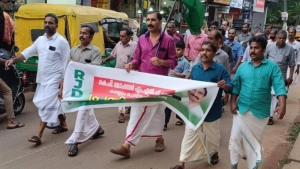 Briefing News Today:
മുൻമന്ത്രി കെ പി മോഹനന് എതിരെയുള്ള കയ്യേറ്റത്തിൽ പ്രതിഷേധിച്ച് മേപ്പയ്യൂരിലും പേരാമ്പ്രയിലും പ്രതിഷേധപ്രകടനങ്ങൾ 