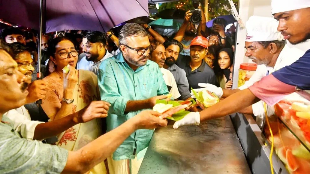 പുതിയ വൈബിൽ കടൽക്കാഴ്ചകൾക്കൊപ്പം,ആസ്വദിച്ച് ഭക്ഷണം കഴിക്കാം; കോഴിക്കോട് വേറെ ലെവൽ പുതിയ വൈബിൽ കടൽക്കാഴ്ചകൾക്കൊപ്പം,ആസ്വദിച്ച് ഭക്ഷണം കഴിക്കാം; കോഴിക്കോട് വേറെ ലെവൽ