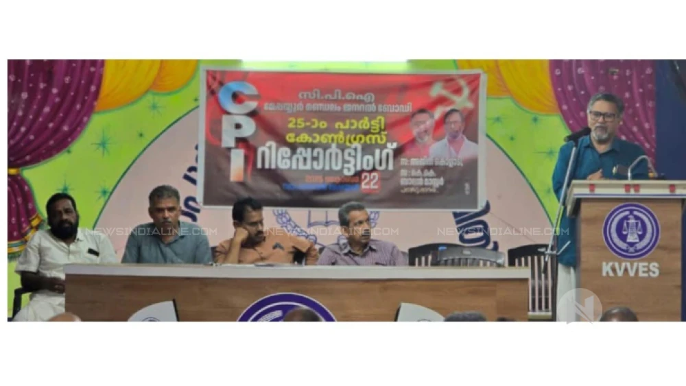 ചരിത്ര നിഷേധത്തെ പ്രതിരോധിച്ചു കൊണ്ട് ഫാസിസത്തെ ചെറുക്കണം - അജിത് കൊളാടി ചരിത്ര നിഷേധത്തെ പ്രതിരോധിച്ചു കൊണ്ട് ഫാസിസത്തെ ചെറുക്കണം - അജിത് കൊളാടി