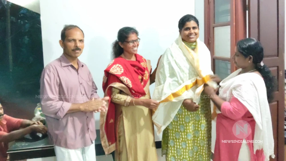   കർഷകദിനത്തിൽ വയലോരം ശ്രീജ ബാബുവിനെ ആദരിച്ചു