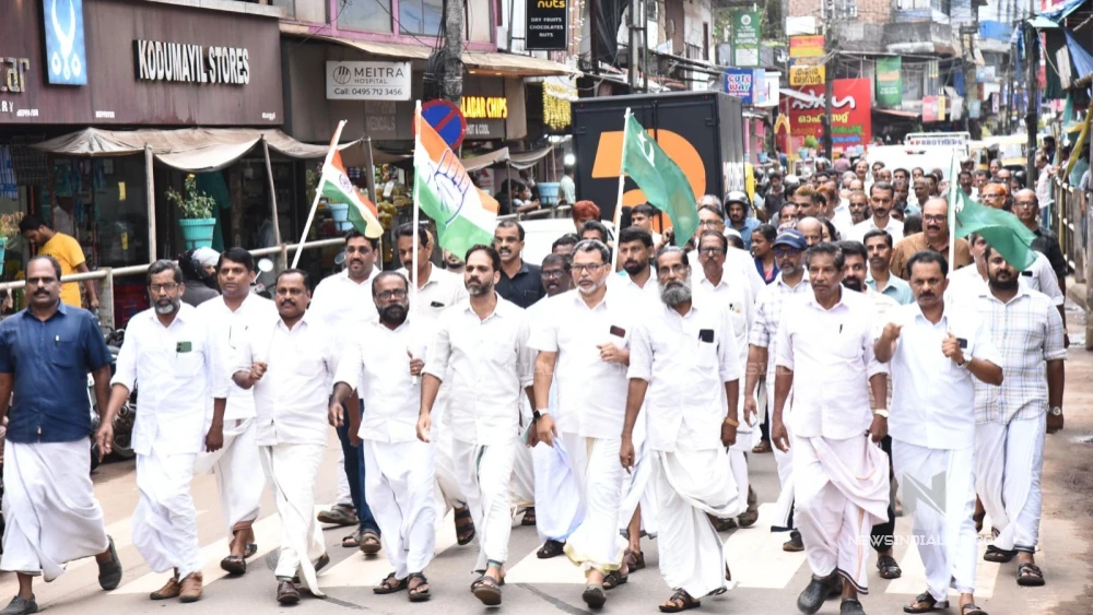 വി.ഡി സതീശന് അഭിവാദ്യമർപ്പിച്ച് മേപ്പയ്യൂരിൽ  ശക്തിപ്രകടനം